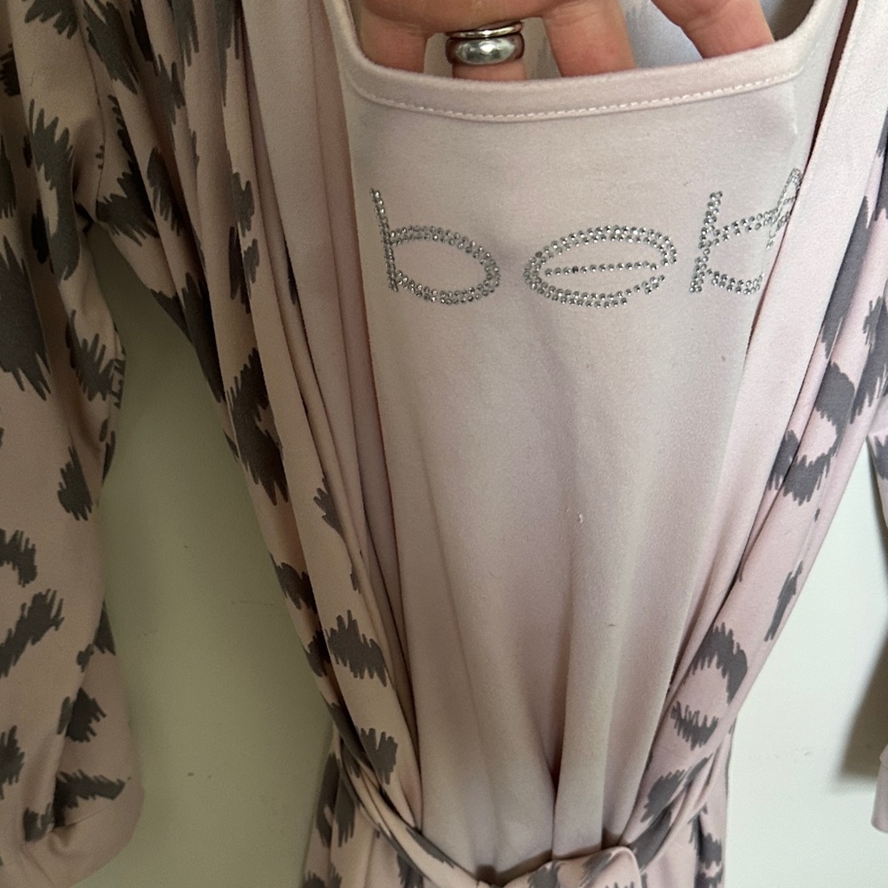BEBE Pink Gray Robe Lounge Dress Set Size M Soft Cozy Sleepwear Intimates - Picture 3 of 11